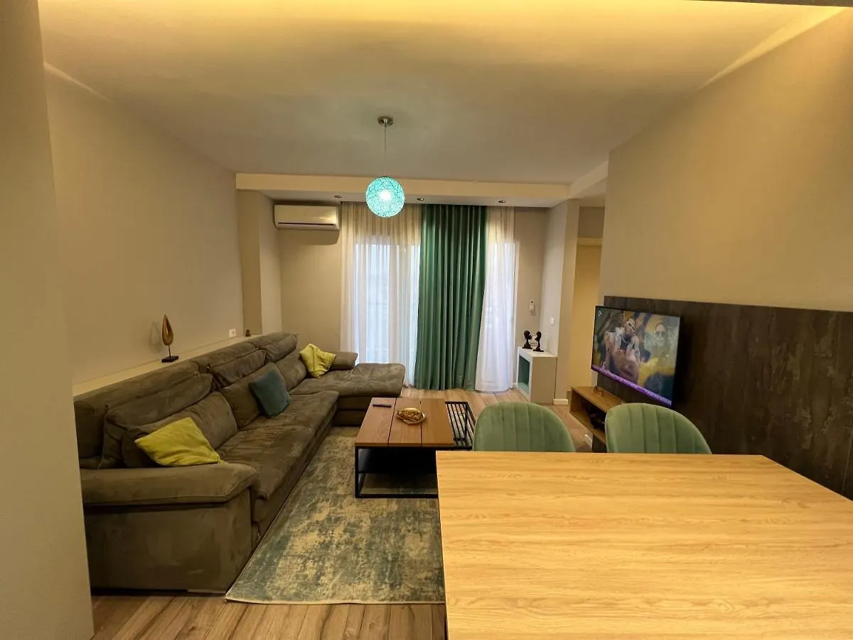 Erg Apartments Tirana 0*,