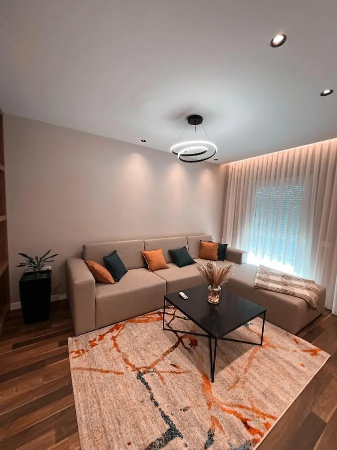 Erg Apartments ティラナ