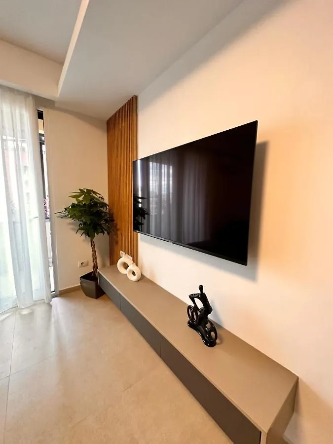Erg Apartments ティラナ