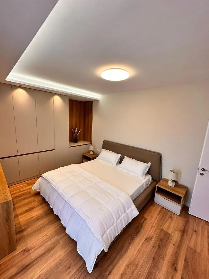 Erg Apartments ティラナ